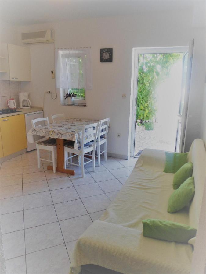 Guest House Pamela Сен Екстериор снимка