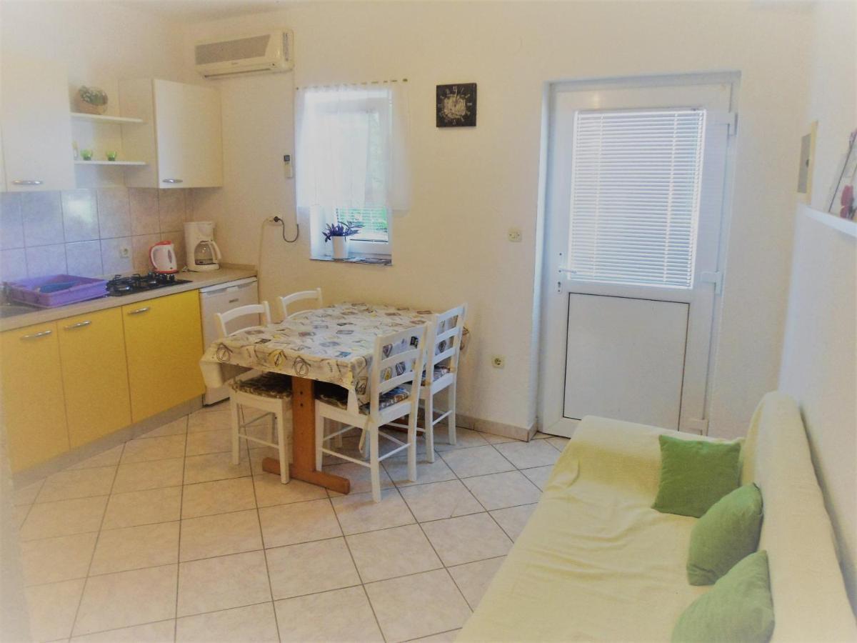 Guest House Pamela Сен Екстериор снимка