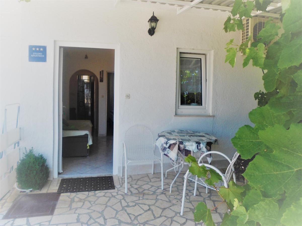 Guest House Pamela Сен Екстериор снимка