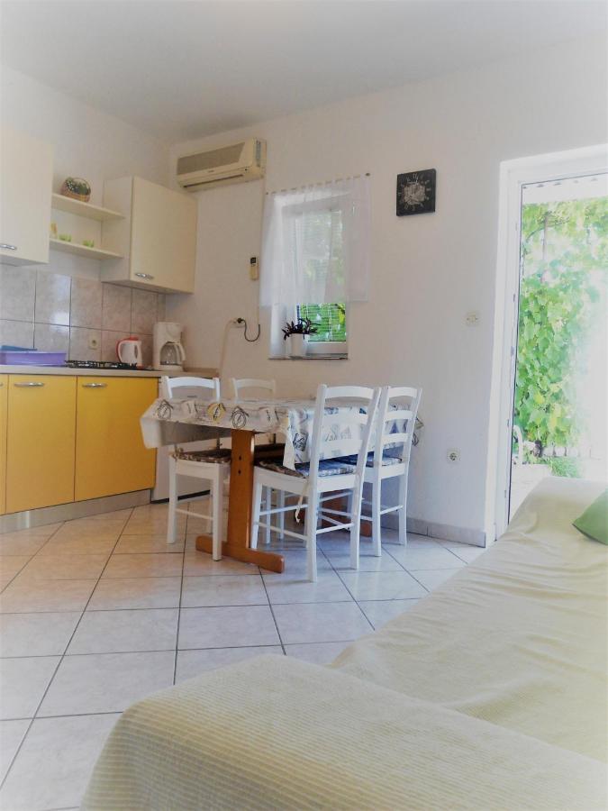 Guest House Pamela Сен Екстериор снимка