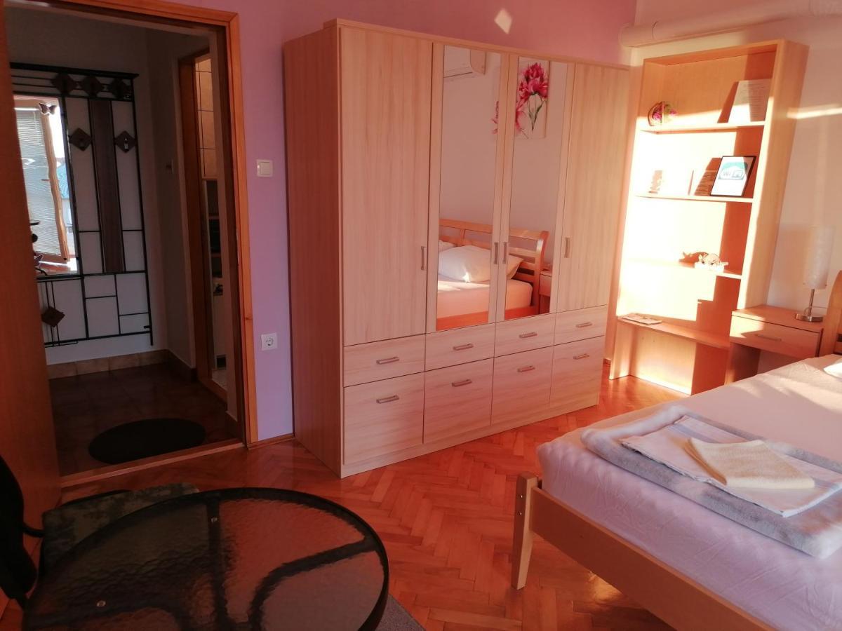 Guest House Pamela Сен Екстериор снимка