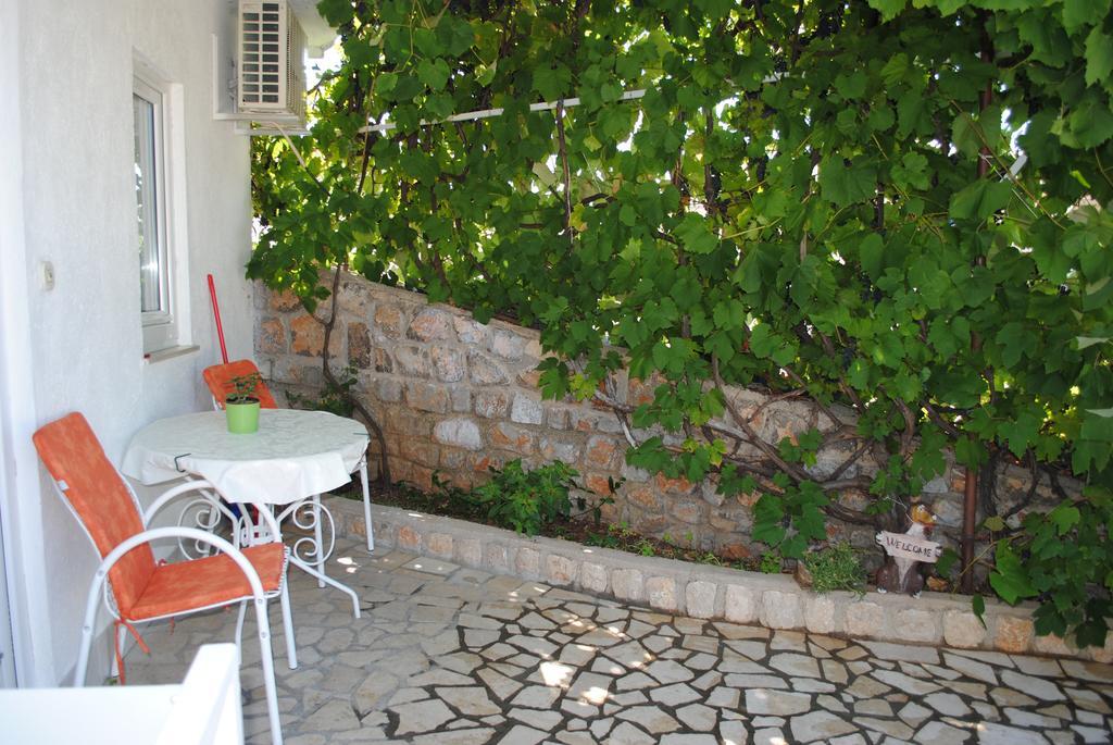 Guest House Pamela Сен Екстериор снимка